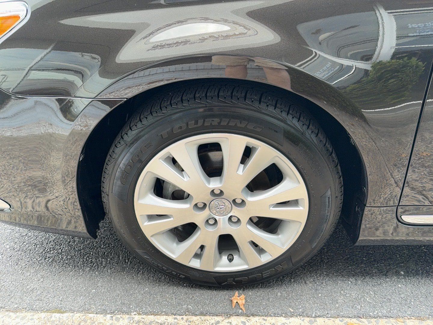 Used 2011 Toyota Avalon FWD image 27