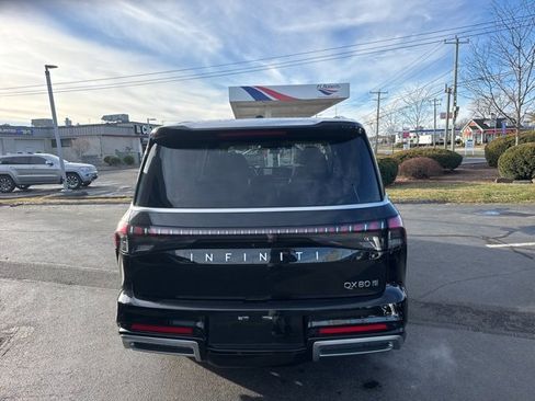 Used 2025 INFINITI QX80 Sensory image 6