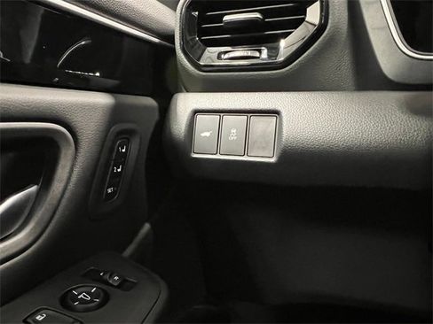 Used 2025 Honda Pilot EX-L image 18