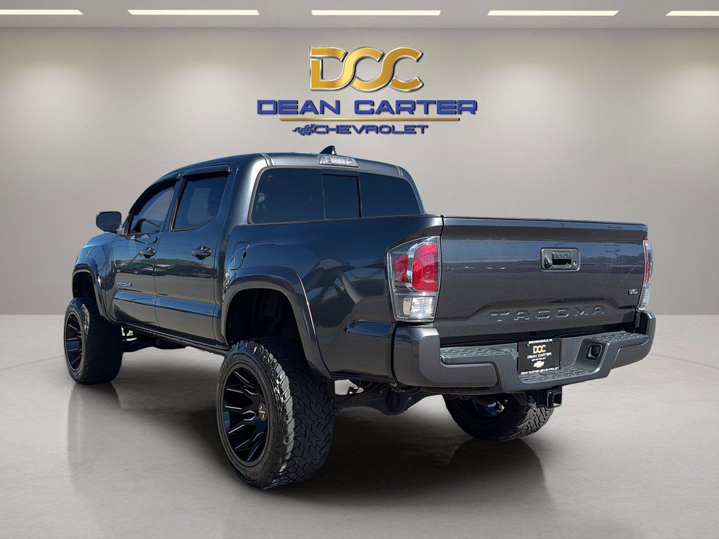 Used 2020 Toyota Tacoma TRD Sport AWD/4WD image 3