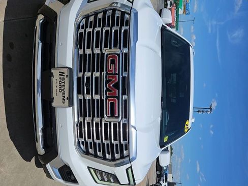 Used 2025 GMC Yukon XL Denali AWD/4WD image 10