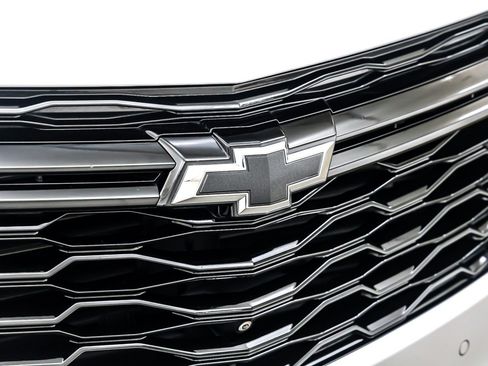 Used 2024 Chevrolet Equinox Premier image 13