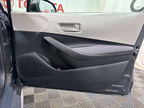 Used 2026 Toyota Corolla LE FWD image 9