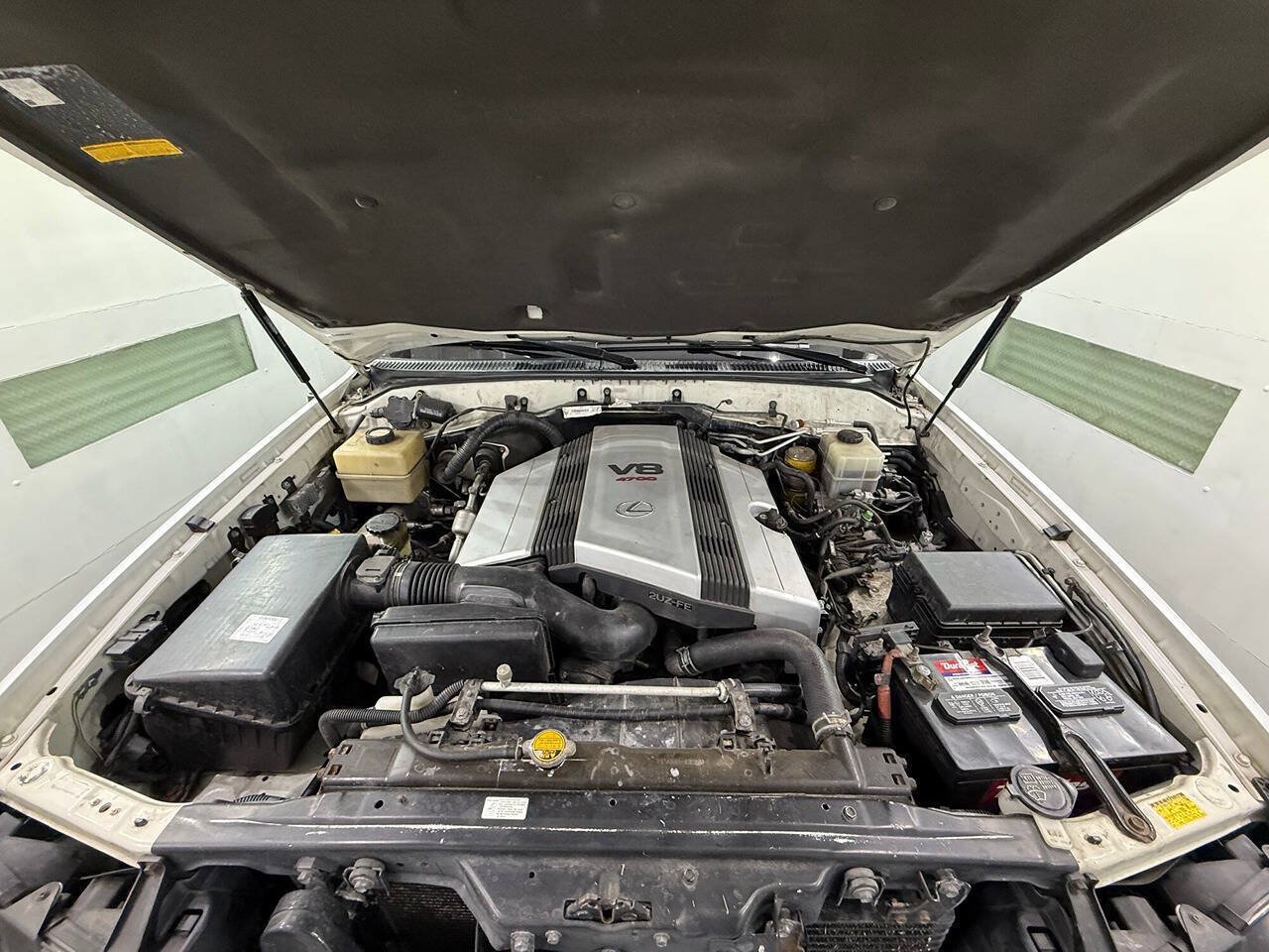 Used 2004 Lexus LX 470 4WD image 36