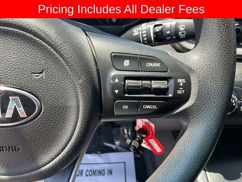 Used 2017 Kia Sorento FWD image 8