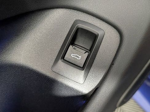 Used 2025 BMW M5 w/ Executive Package image 29