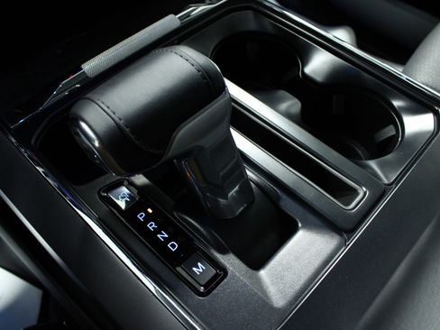 Used 2024 Ford F150 Lariat w/ FX4 Off-Road Package image 22