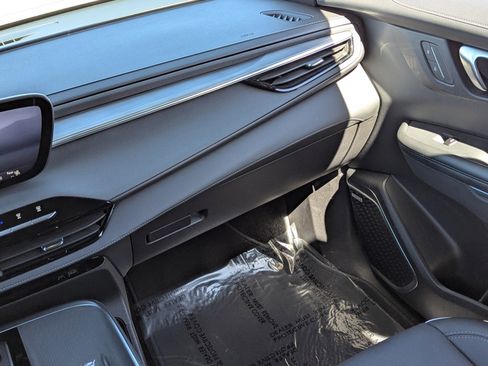 Certified 2025 Buick Enclave Preferred image 18