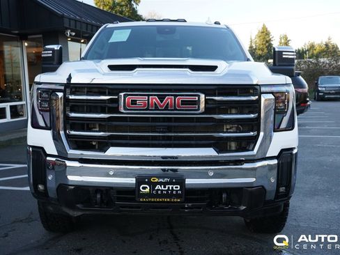 Used 2024 GMC Sierra 3500 SLT w/ SLT Premium Package image 2