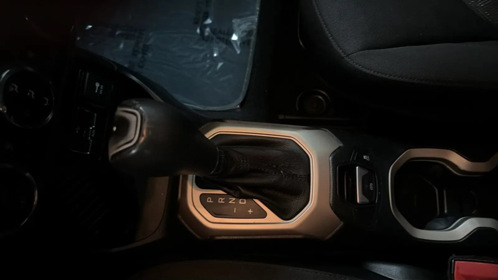 Used 2015 Jeep Renegade Latitude w/ Popular Equipment Group FWD image 12