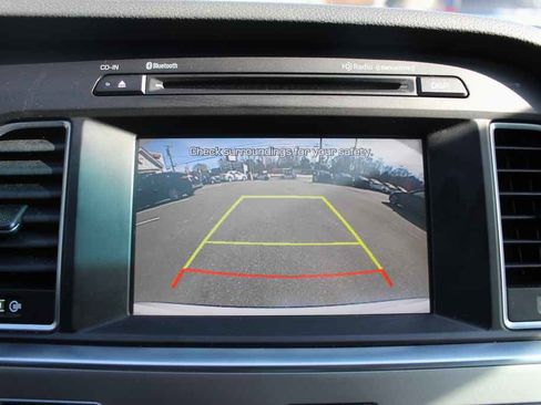 Used 2017 Hyundai Sonata SE image 18