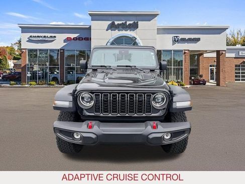Certified 2025 Jeep Wrangler Unlimited Rubicon AWD/4WD image 3