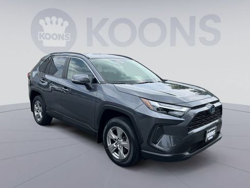 Used 2023 Toyota RAV4 LE AWD/4WD image 10