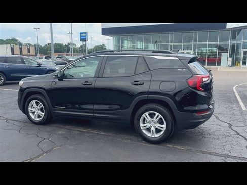 Certified 2024 GMC Terrain SLE w/ Driver Convenience Package FWD image 6
