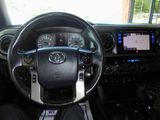 Used 2018 Toyota Tacoma TRD Off-Road image 6