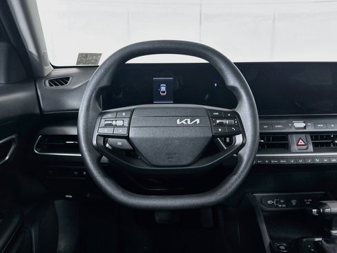 Used 2025 Kia K4 FWD image 17