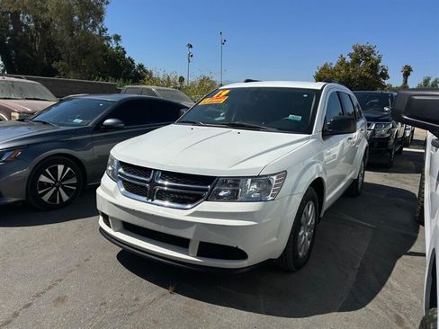 Used 2019 Dodge Journey SE FWD image 9