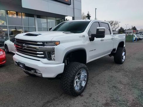 Used 2020 Chevrolet Silverado 2500 High Country w/ Z71 Off-Road Package image 5