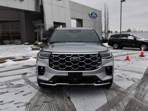 Used 2025 Ford Explorer Platinum w/ Ultimate Package image 10