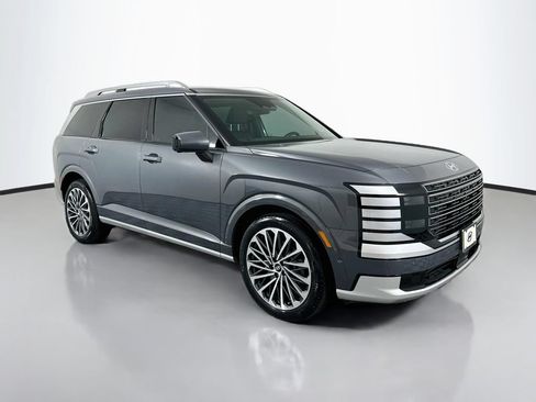 Certified 2026 Hyundai Palisade Calligraphy FWD image 3