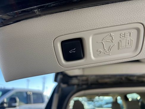 Used 2019 Lincoln Navigator Reserve image 14