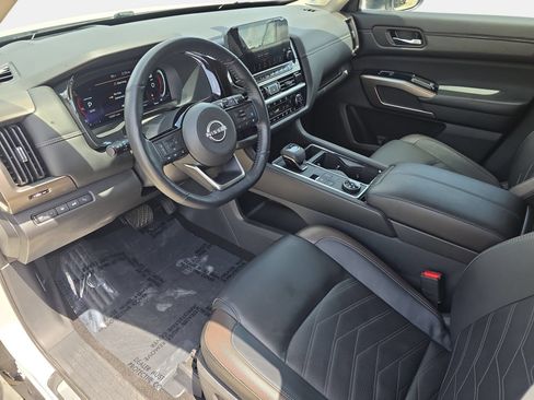 Certified 2024 Nissan Pathfinder Platinum w/ Cargo Package AWD/4WD image 16