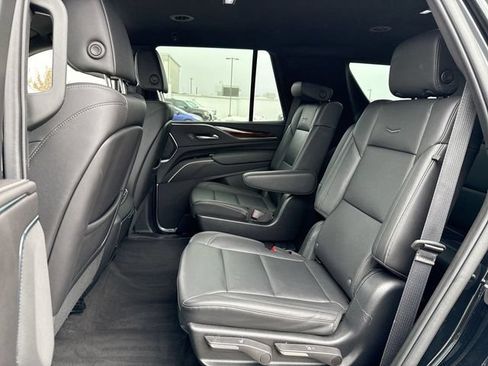 Used 2022 Cadillac Escalade Luxury AWD/4WD image 23