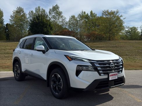 New 2026 Nissan Rogue SV w/ SV Premium Package image 2