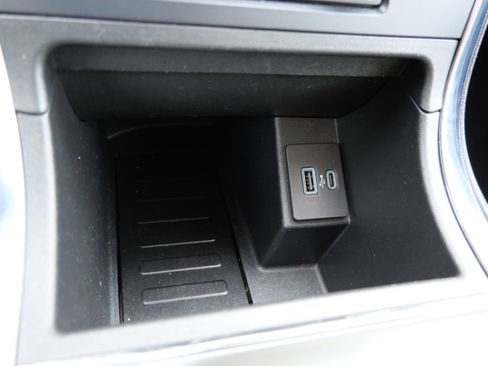 Used 2022 Ford Edge Titanium image 30