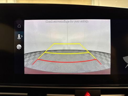 Used 2023 Hyundai Elantra Limited image 20