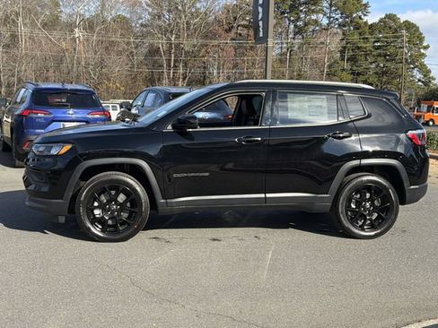 New 2026 Jeep Compass Latitude AWD/4WD image 10