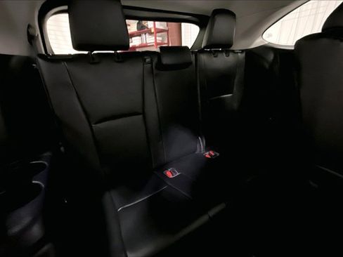 Used 2022 Toyota Highlander XLE AWD/4WD image 28