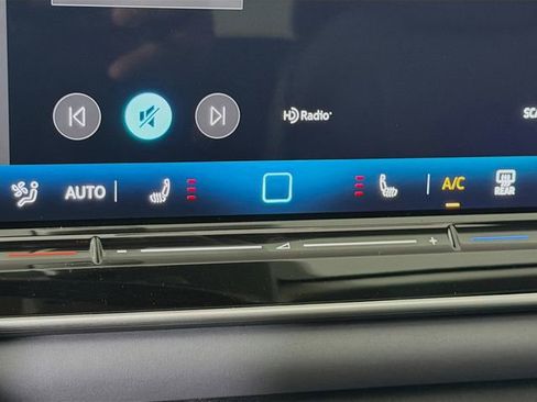 New 2026 Volkswagen Tiguan SE image 21