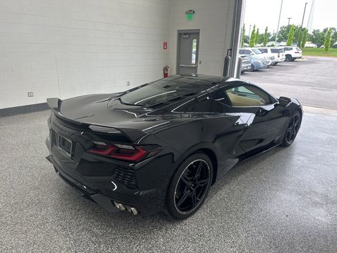 Used 2022 Chevrolet Corvette Stingray Premium Cpe w/ Z51 Performance Package RWD image 3