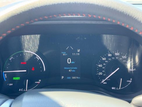 Used 2023 Toyota Sienna XSE AWD/4WD image 21