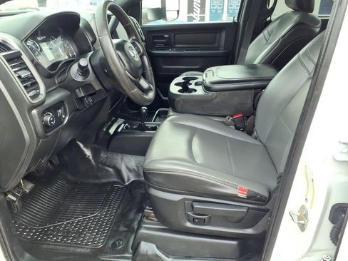 Used 2022 RAM 2500 Tradesman w/ Chrome Appearance Group AWD/4WD image 8