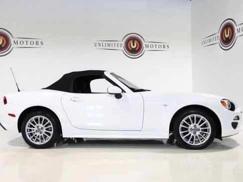 Used 2017 FIAT 124 Spider Classica image 5