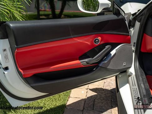 Used 2022 Ferrari Portofino M RWD image 16