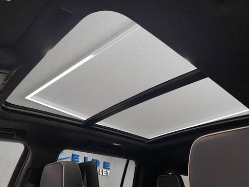 New 2026 Chevrolet Suburban Premier image 11