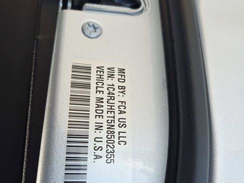Used 2022 Jeep Grand Cherokee Summit AWD/4WD image 43