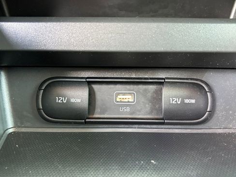 Used 2023 Kia Soul LX w/ LX Technology Package FWD image 27