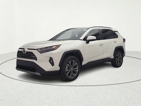 Used 2022 Toyota RAV4 Limited image 3