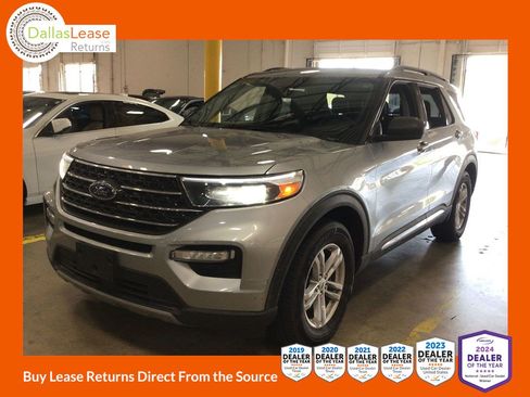 Used 2022 Ford Explorer XLT w/ Equipment Group 202A RWD image 1