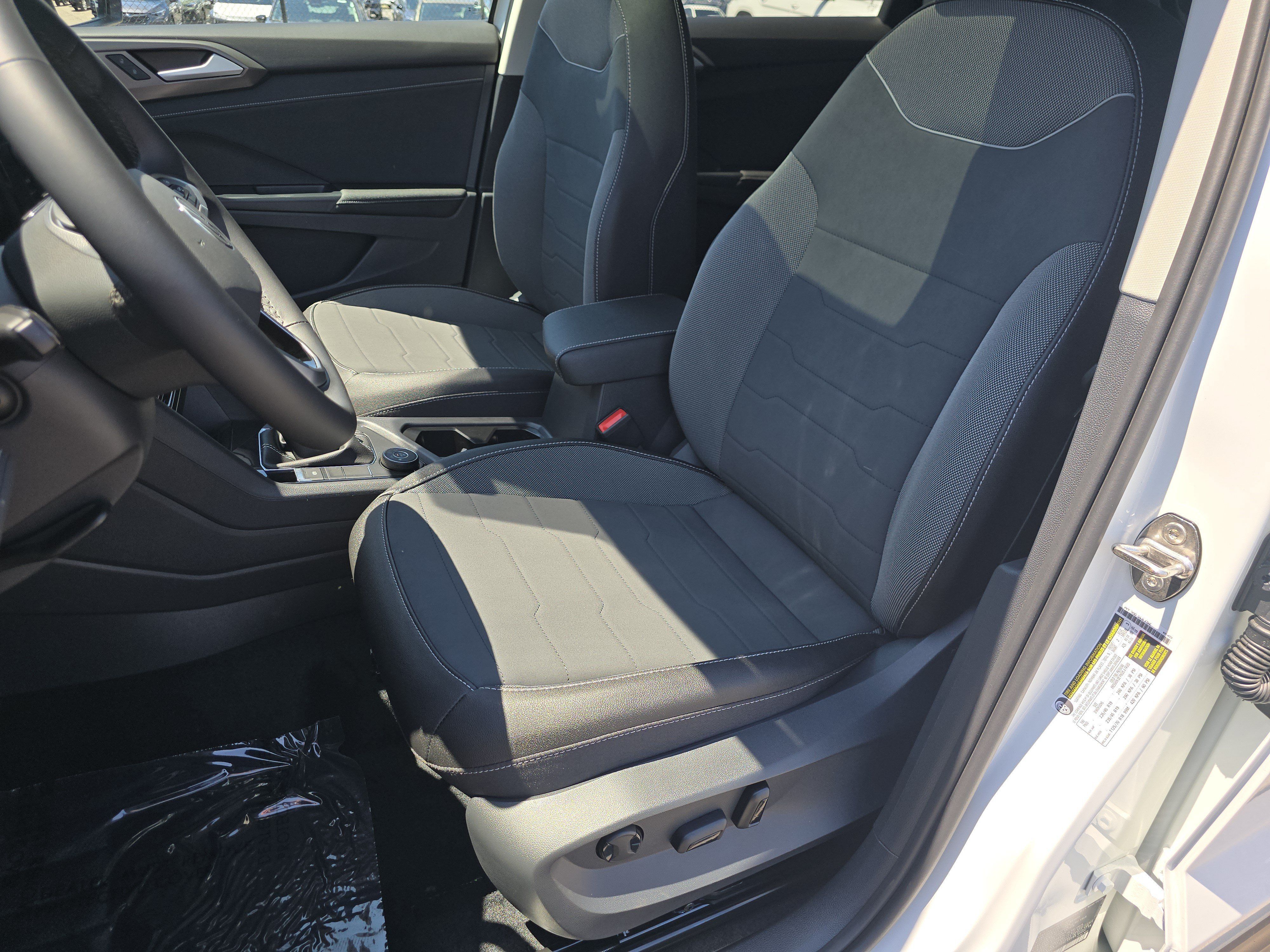 New 2026 Volkswagen Taos SE AWD/4WD image 20