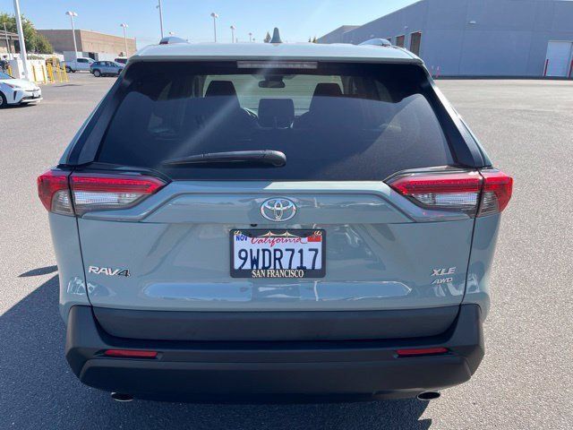 Used 2022 Toyota RAV4 XLE AWD/4WD image 4