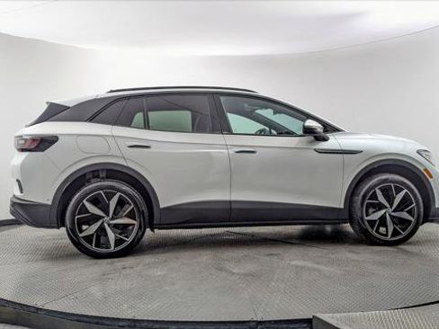 Used 2023 Volkswagen ID.4 Pro S AWD/4WD image 9
