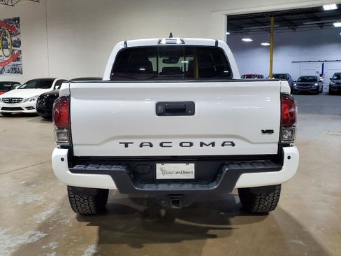 Used 2020 Toyota Tacoma TRD Off-Road image 11
