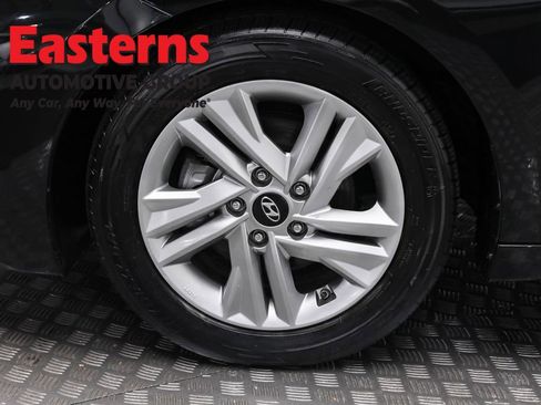 Used 2020 Hyundai Elantra SEL image 32