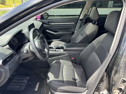 Used 2022 Nissan Altima 2.5 SV w/ SV Premium Package FWD image 5