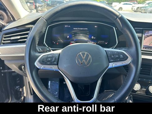 Used 2024 Volkswagen Jetta SE FWD image 16